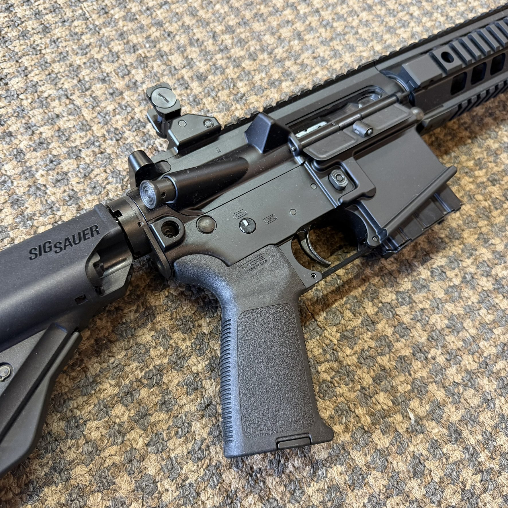 Sig Sauer SIG516 5.56 Flip-Up Iron Sights